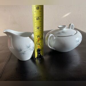 Amcrest Meito China Caroline Pine Sugar & Creamer Set